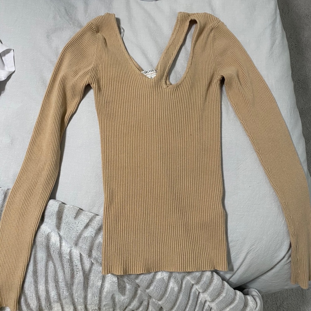 Forever21 ribbed long sleeve cut out top